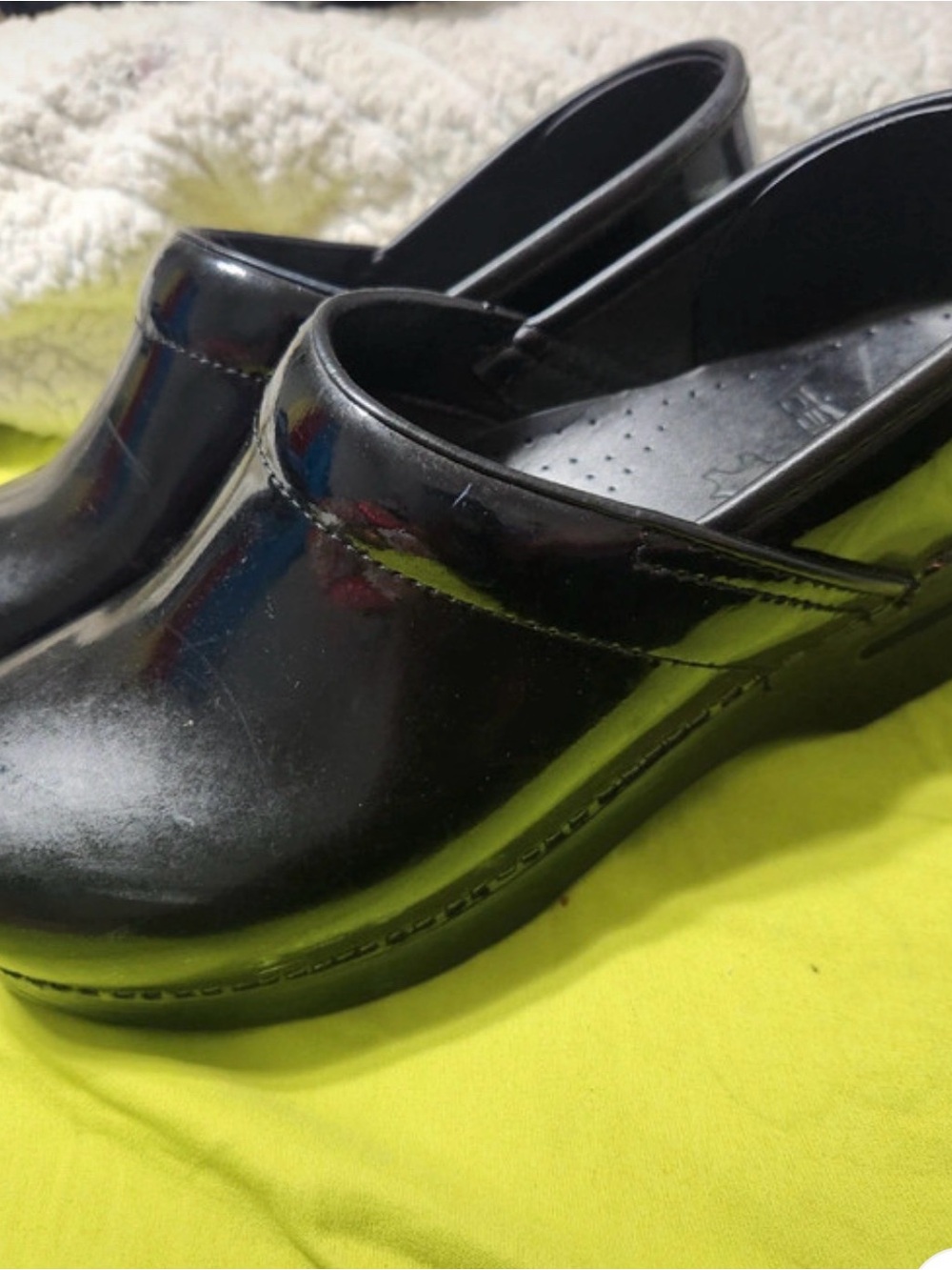 Dansko Black Patent Leather Mule Clogs. Size 39.